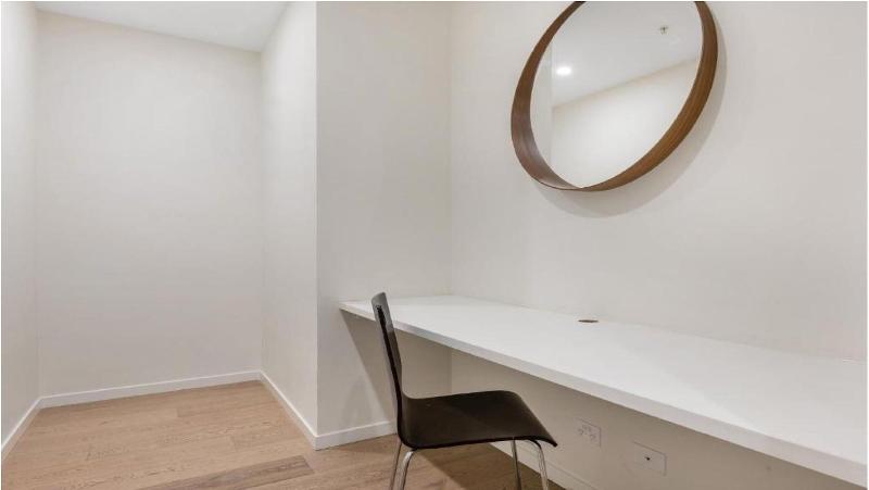 Melbourne City Apartments - Teri image