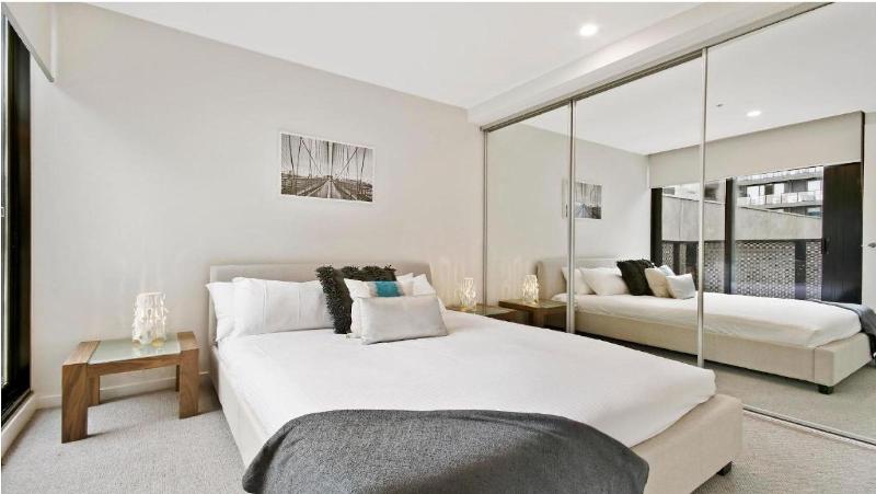 Melbourne City Apartments - Teri image