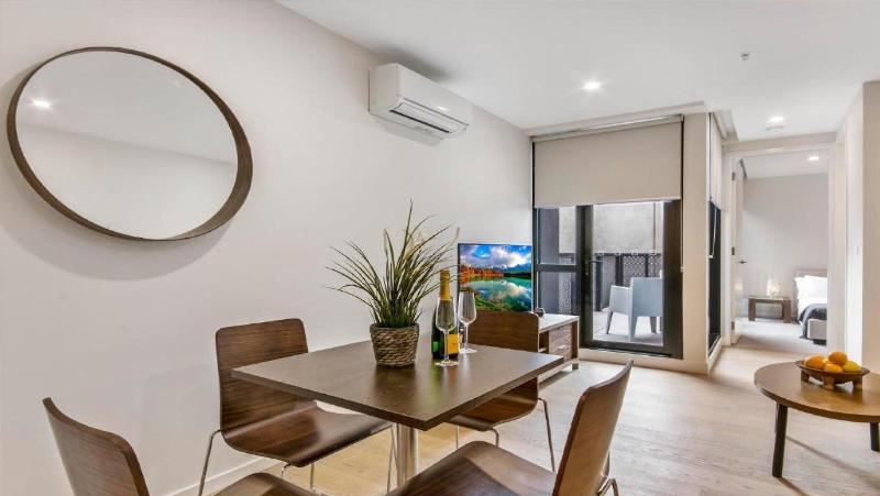 Melbourne City Apartments - Teri image