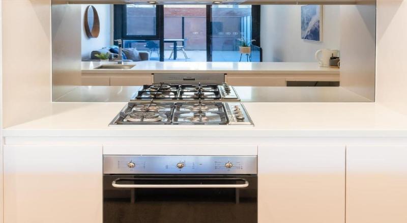 Melbourne City Apartments - Teri image