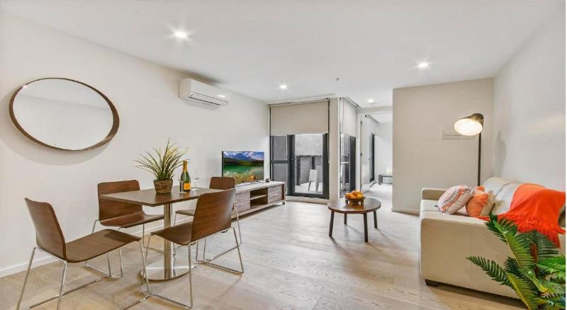 Melbourne City Apartments - Teri image