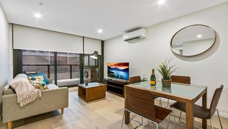 Melbourne City Apartments - Teri image
