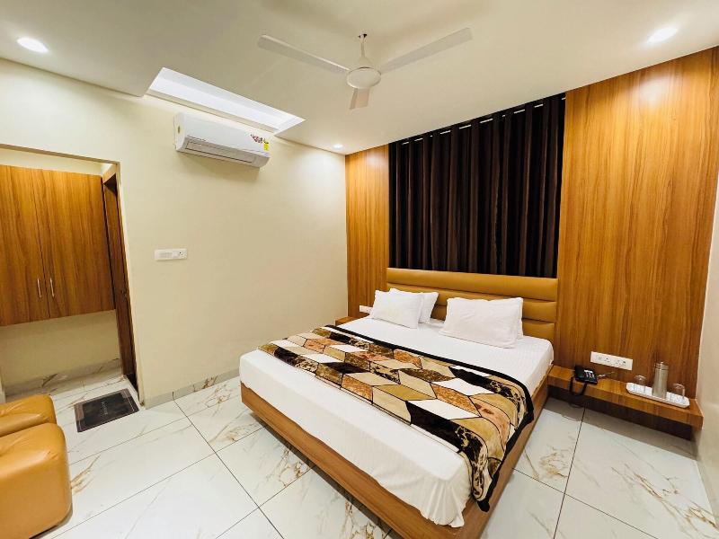 Hotel Shree Krishnam — exterior view
