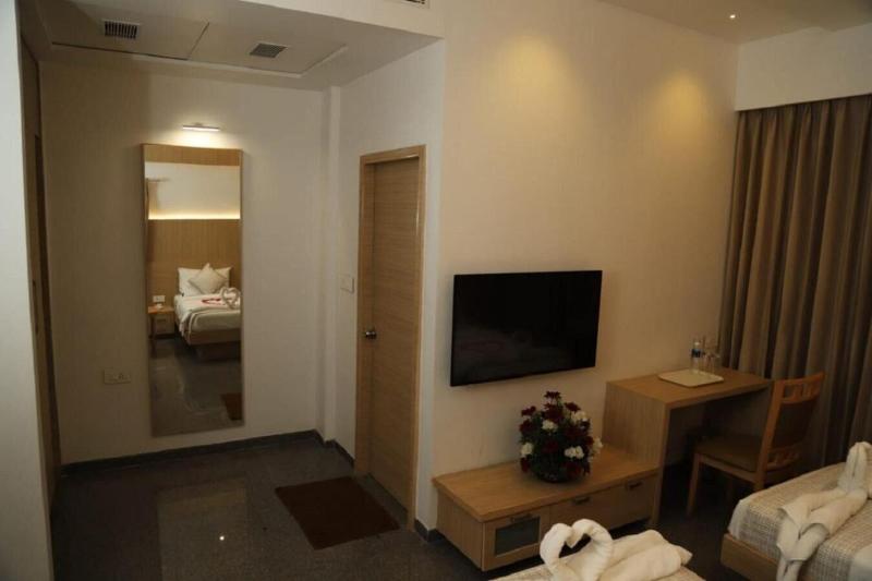 Hotel Abis Grand image