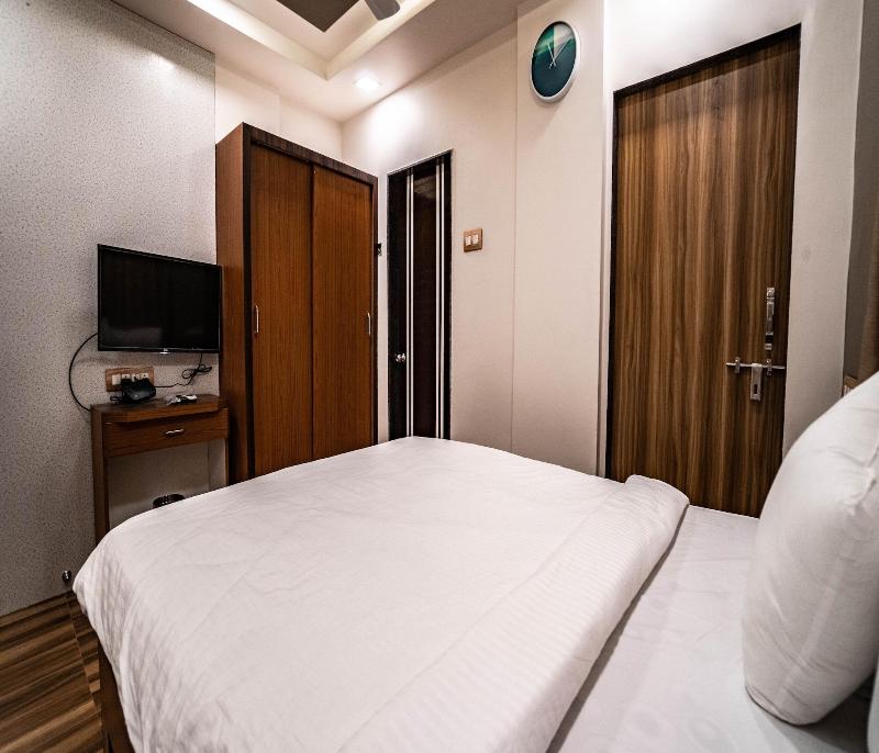 Pooja Villa Suites Igatpuri image