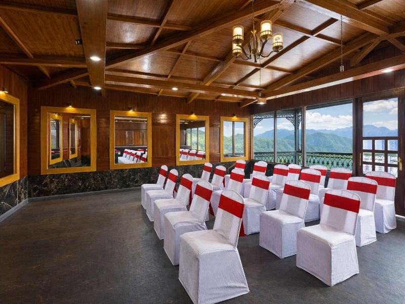 Hotel Forest View And Restaurant image