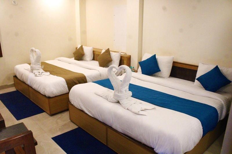 Hotel Forest View And Restaurant image