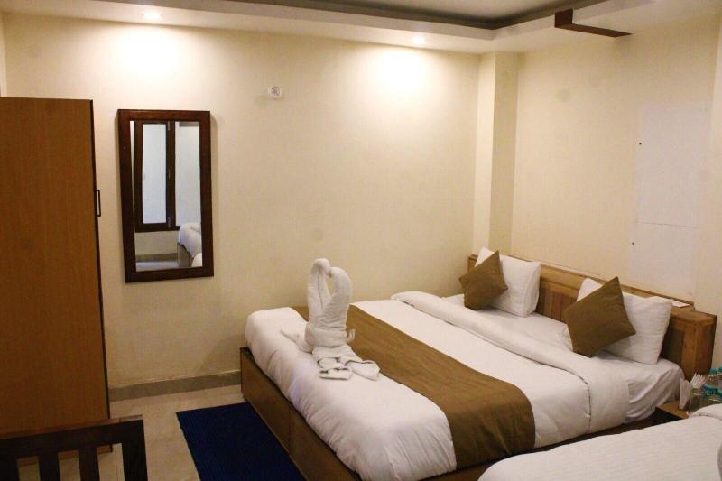 Hotel Forest View And Restaurant image