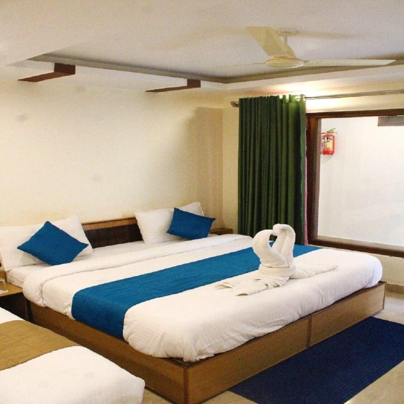 Hotel Forest View And Restaurant image