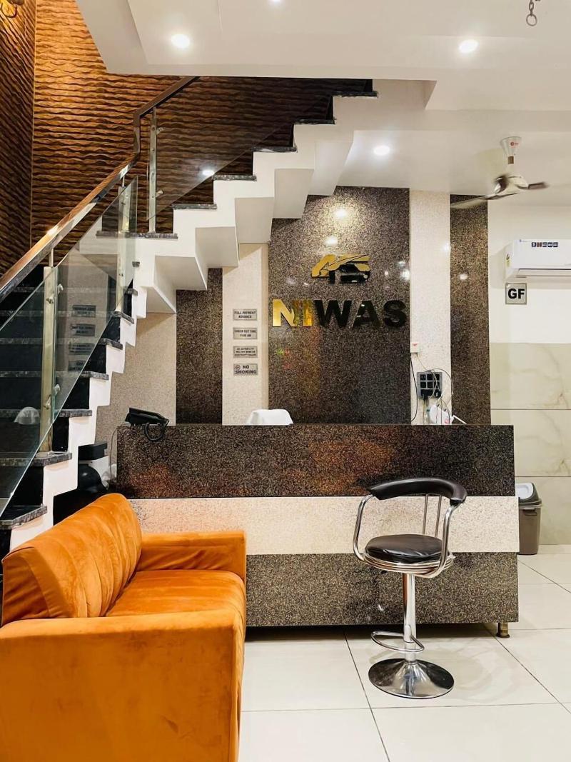 Hotel 4s Niwas