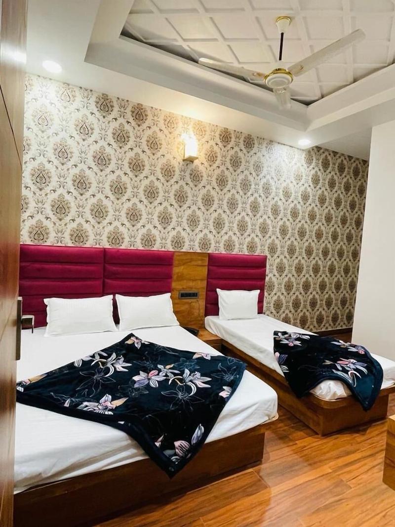 Hotel 4s Niwas — view