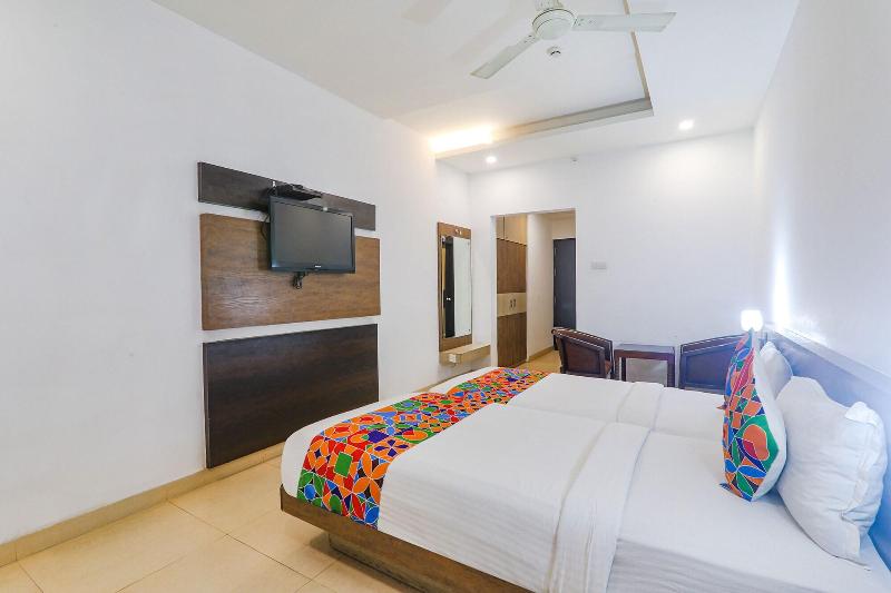 Fabhotel Prime The Continental image