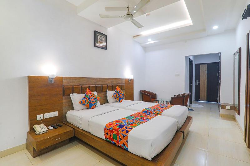Fabhotel Prime The Continental image