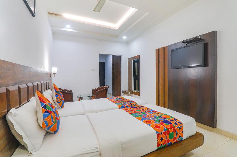 Fabhotel Prime The Continental image