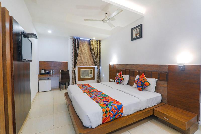 Fabhotel Prime The Continental image