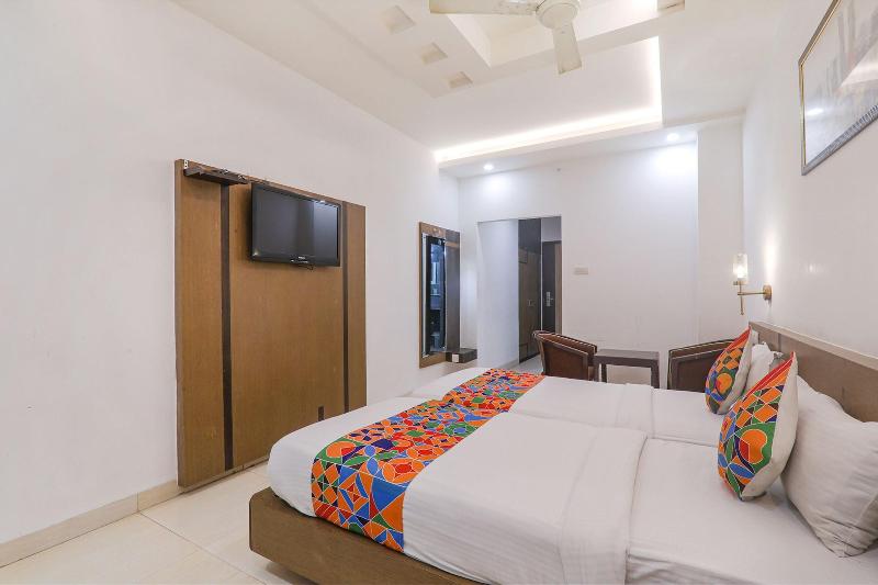Fabhotel Prime The Continental image