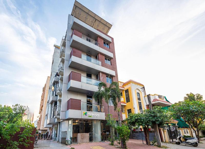 Treebo Silver Apartment image