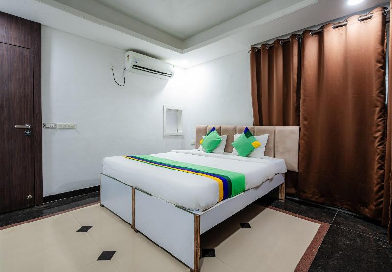 Treebo Silver Apartment image