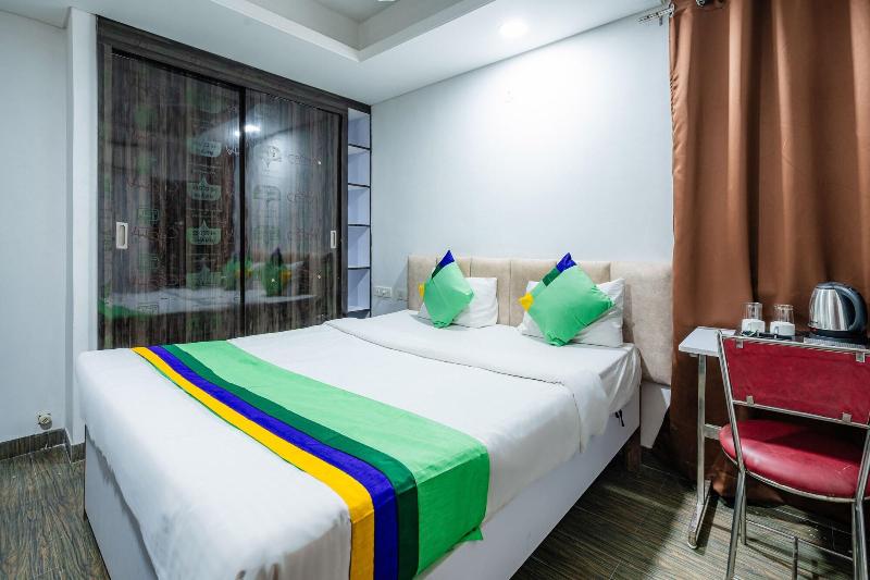 Treebo Silver Apartment image