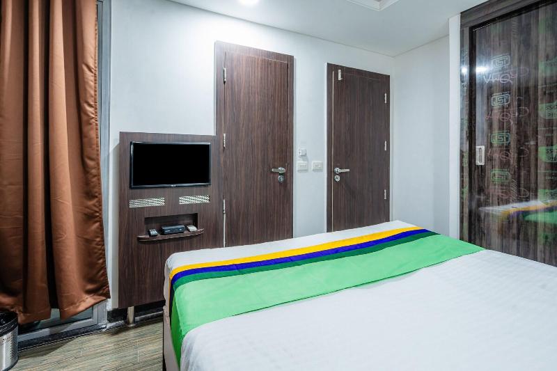 Treebo Silver Apartment image
