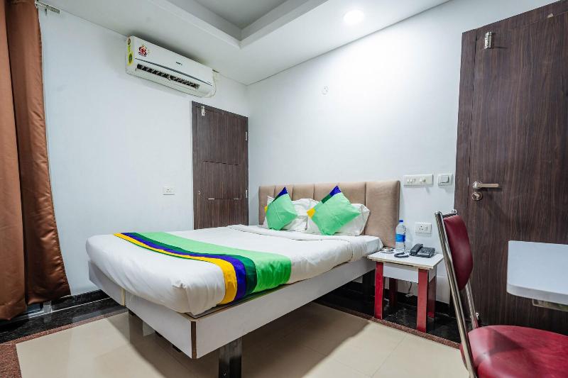 Treebo Silver Apartment image