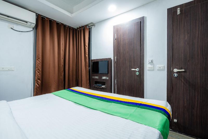 Treebo Silver Apartment image