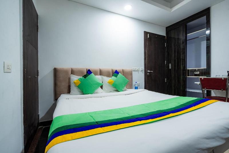Treebo Silver Apartment image