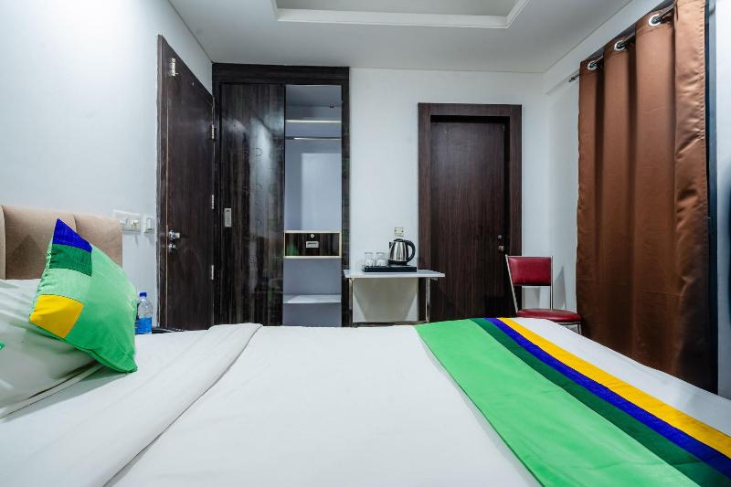 Treebo Silver Apartment image