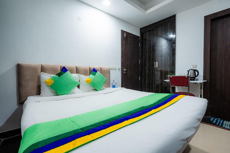 Treebo Silver Apartment image