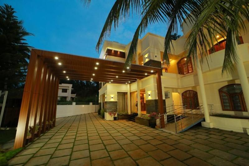 White Gate Luxury Hotel, Iritty