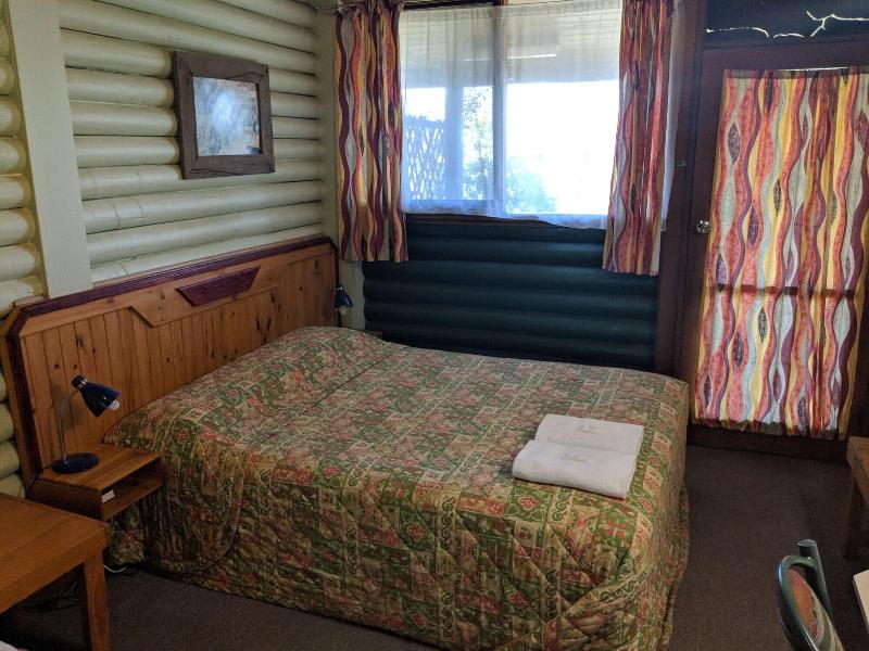 Pinehaven Motel 5
