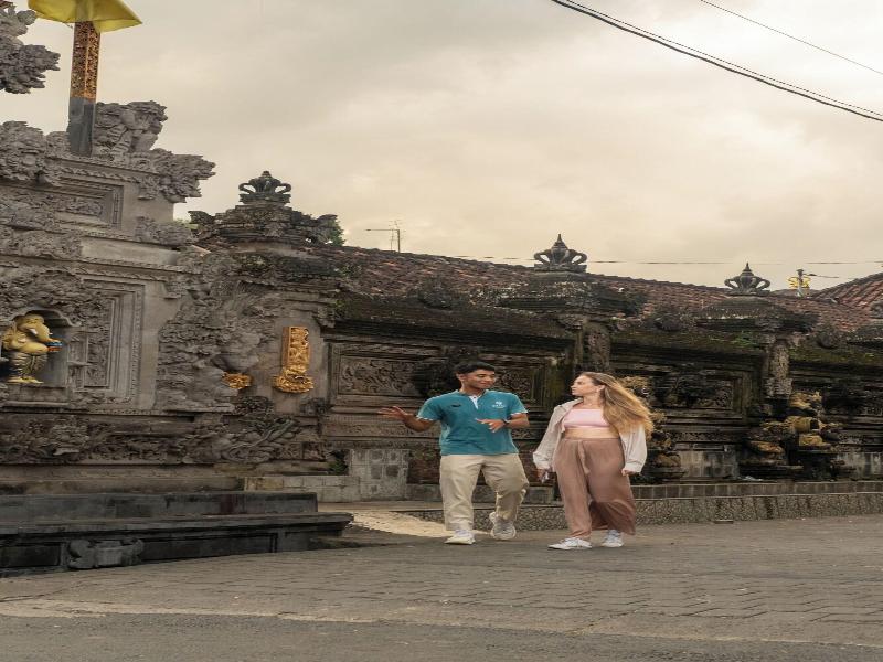 Emana Akatara image