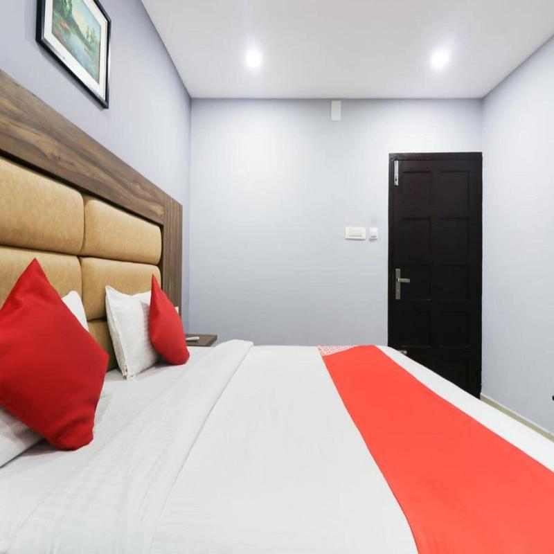 Hotel Queen Residency image