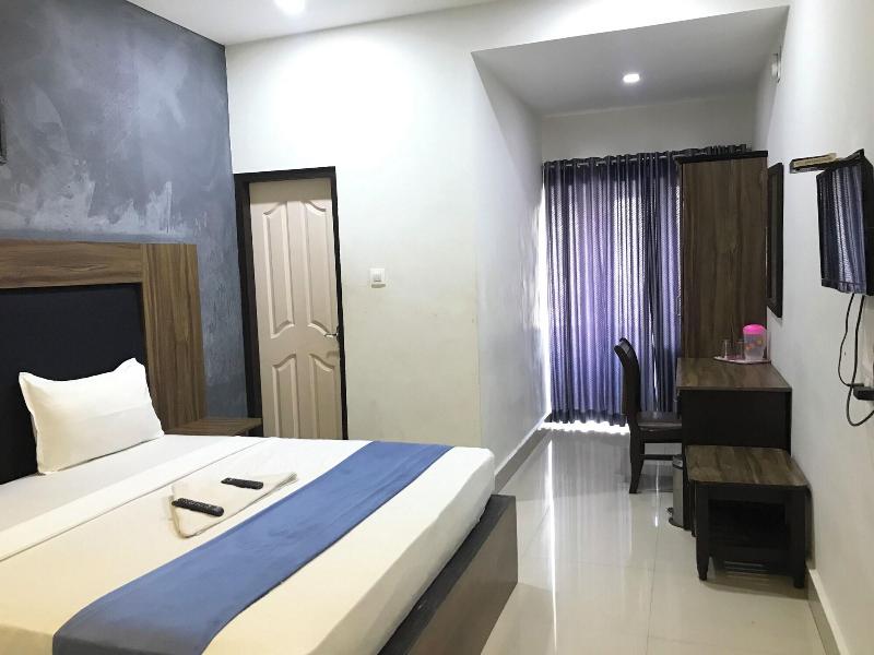 Hotel Queen Residency image