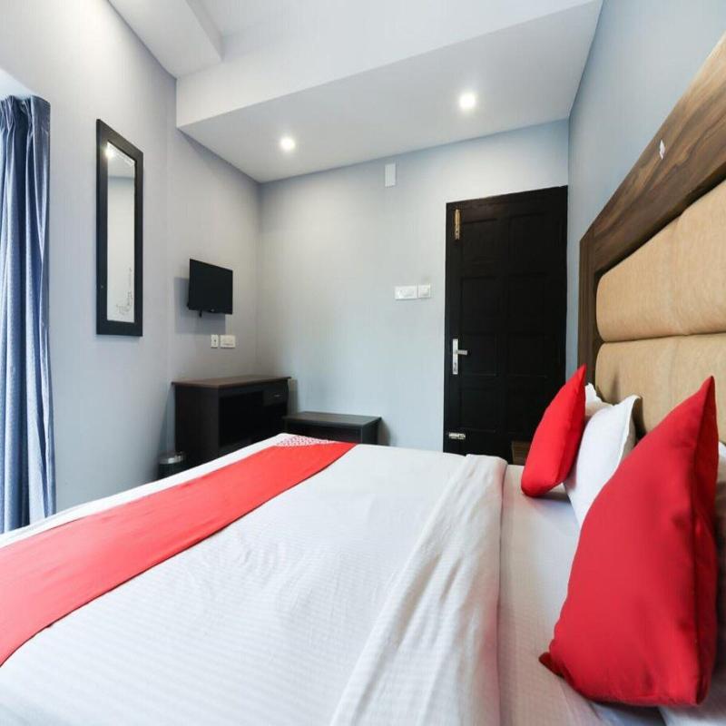 Hotel Queen Residency image