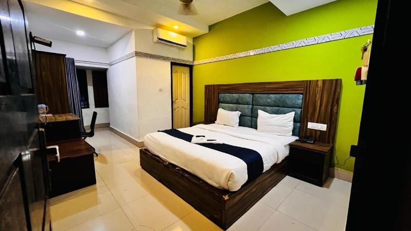 Hotel Queen Residency image