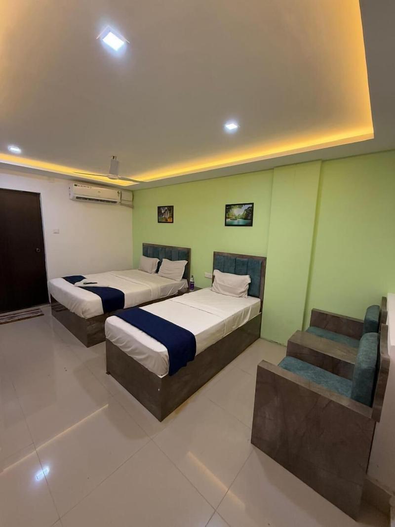 Hotel Queen Residency image