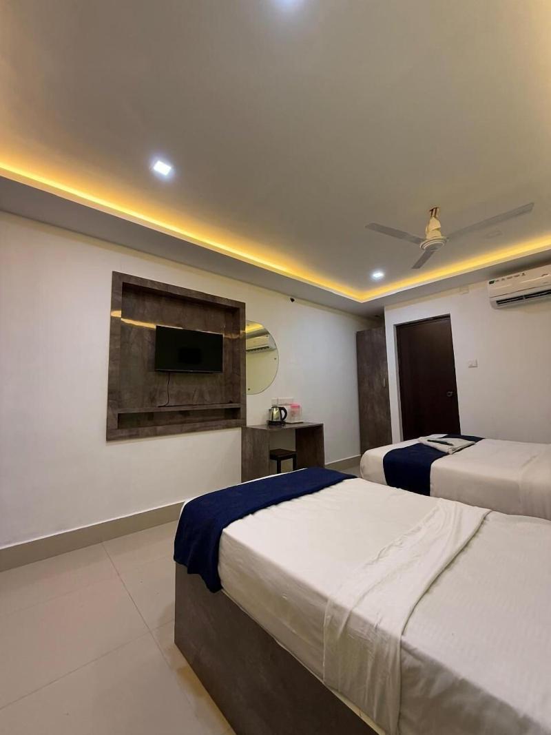 Hotel Queen Residency image