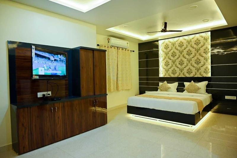 Hotel Golden Bliss image