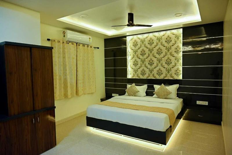 Hotel Golden Bliss image