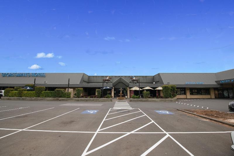 Blacktown Tavern image