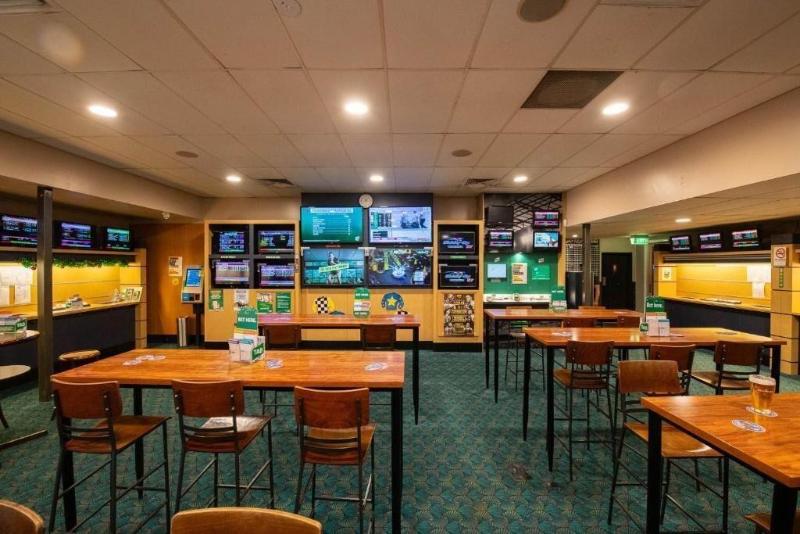 Blacktown Tavern image