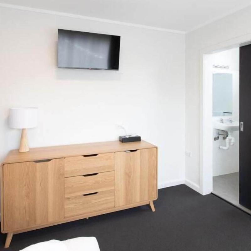 Blacktown Tavern image