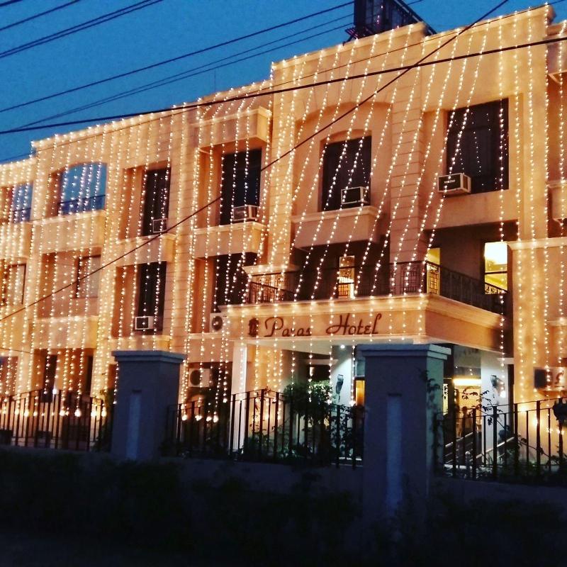 Hotel Paras image