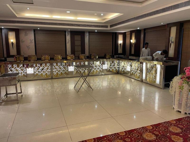 Hotel Paras image