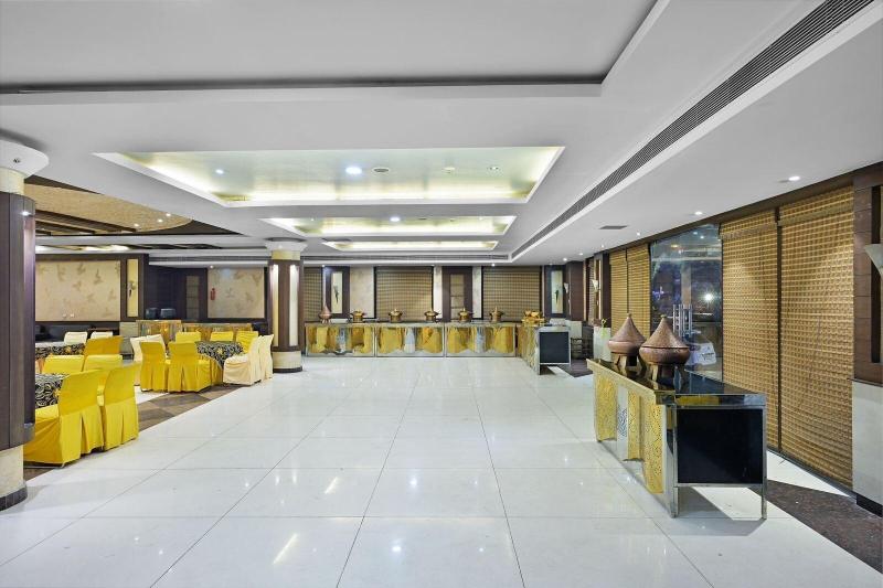Hotel Paras image