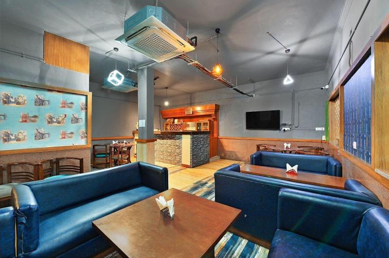 Hotel Paras image