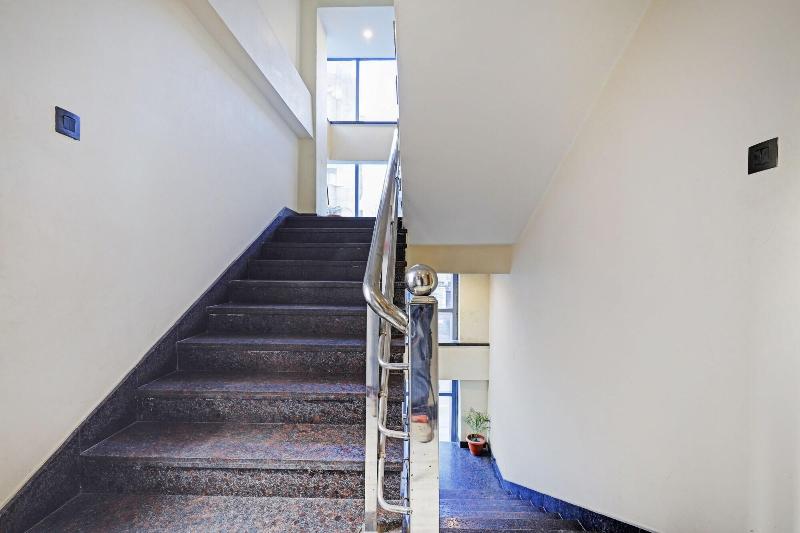 Itsy Hotels Ransu Residency image