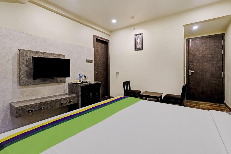 Itsy Hotels Ransu Residency image