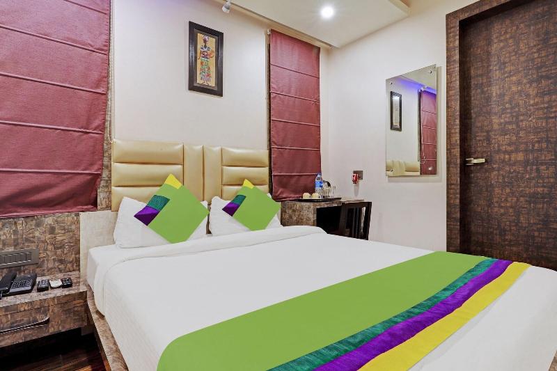 Itsy Hotels Ransu Residency image